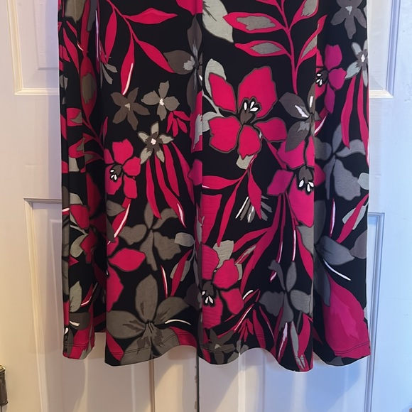 Chico’s Botanical Berry Floral Sleeveless Midi Dress Size 1, NWT - Picture 4 of 6